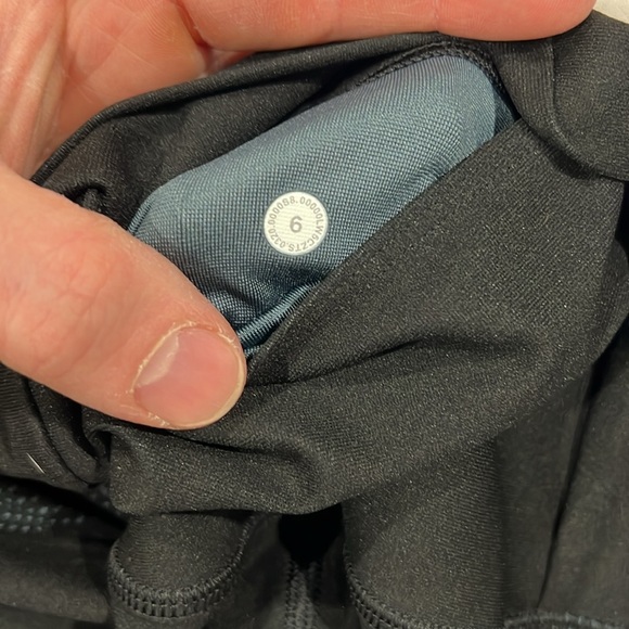 Lululemon Leggings Like New - Picture 7 of 8